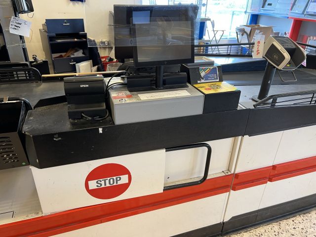 895315-4 Checkout counters 2 conveyor belts, scale, screen, scanners, printers