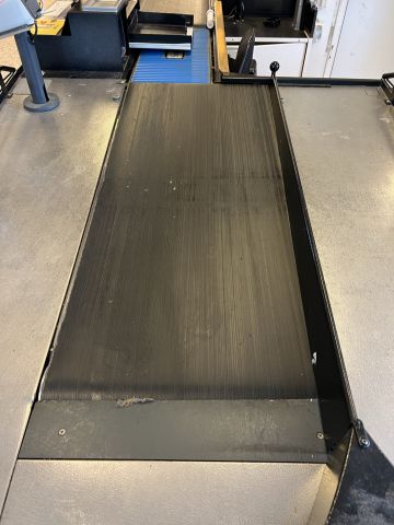 895315-6 Checkout counters 2 conveyor belts, scale, screen, scanners, printers