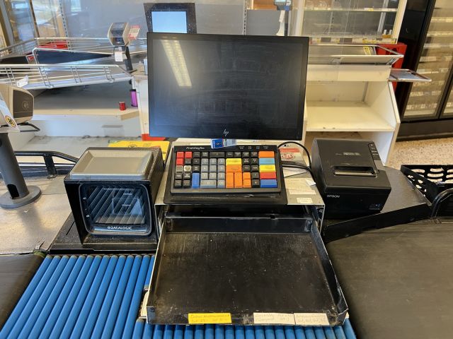 895315-8 Checkout counters 2 conveyor belts, scale, screen, scanners, printers