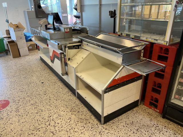 895315-21 Checkout counters 2 conveyor belts, scale, screen, scanners, printers