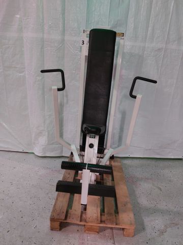 881703-1 Chest press Technogym