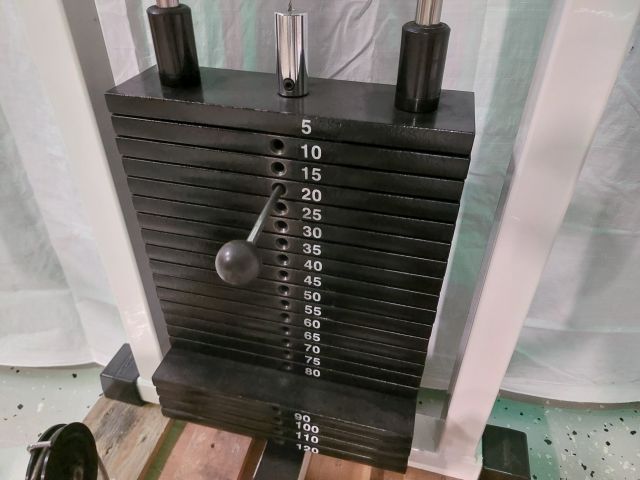 881703-9 Chest press Technogym