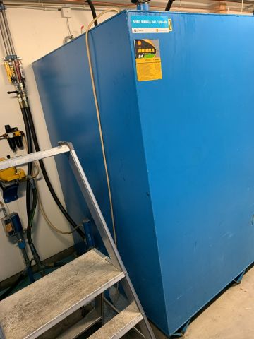 810299-2 Oil tank for engine oil 5100 liters with oil pump