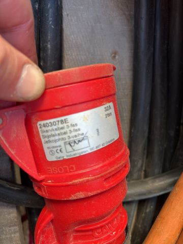 896737-3 32A 3 phase cable 5 pcs