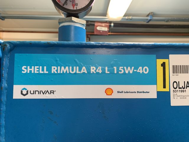 810301-2 Oil tank for engine oil 6900 liters with oil pump