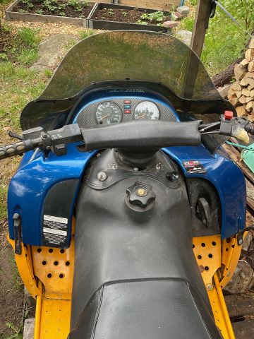 886613-19 Ski-Doo MXZ 670 0.7 - 1996