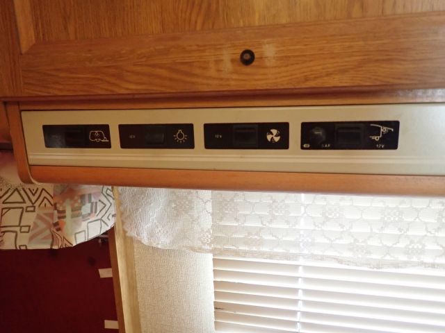 910995-5 Caravan Adria 535 - 1985