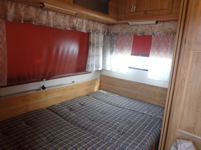 910995-16 Caravan Adria 535 - 1985