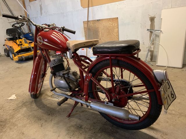 810303-3 Veteran motorcycle Monark CZ M / 300 -1950