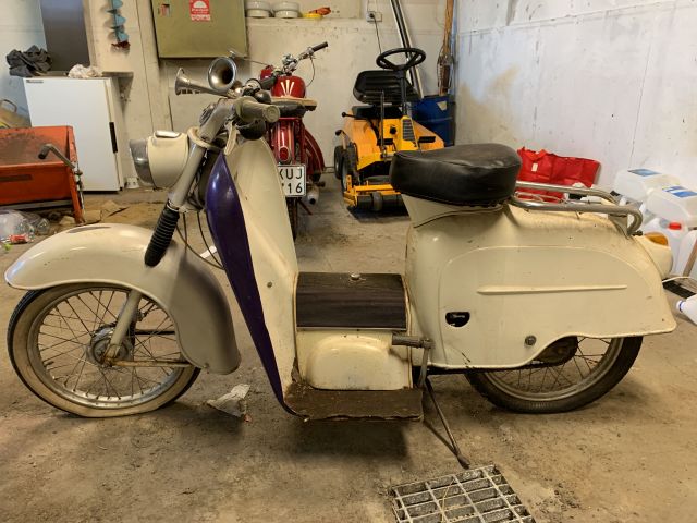 810304-2 Veteran moped Husqvarna