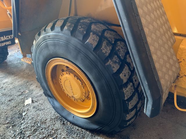 810309-9 Wheel loader Volvo BM 4300