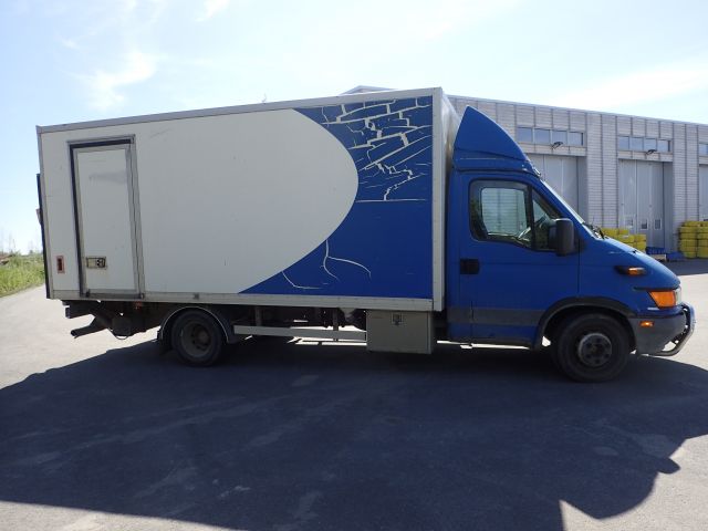 861763-4 Iveco Daily 65C15 Van 2.8 146hp, 2002