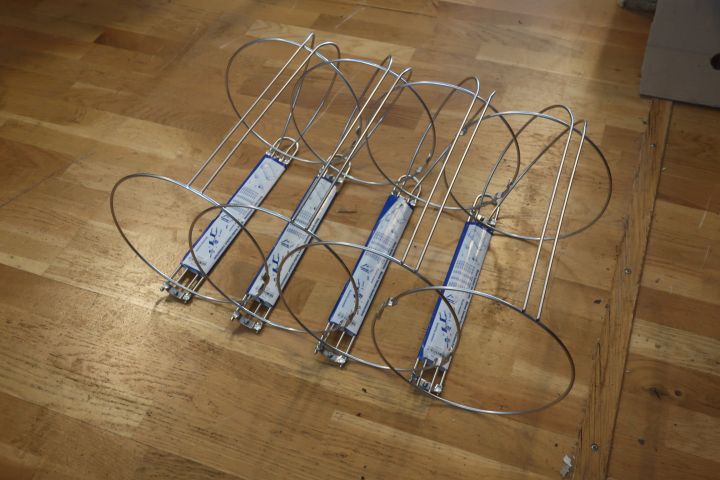 894532-3 4 fender holders, NAWA 230mm