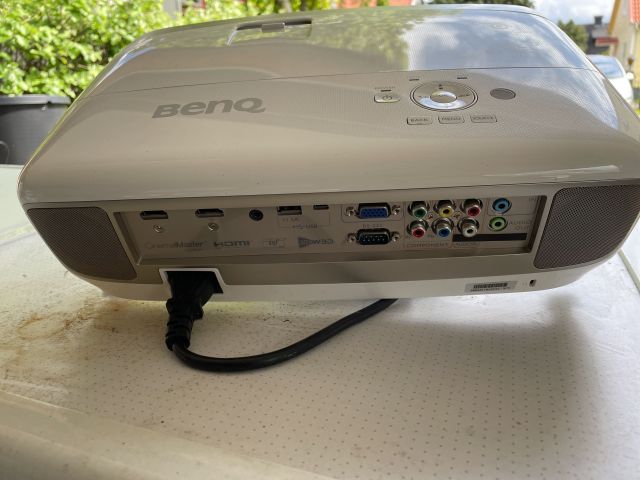 872242-3 Projector BenQ W2000 with motorized projector screen