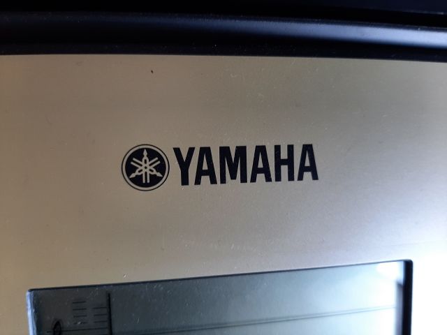 868247-2 Yamaha YPT-220, 10 pieces, incl headphones