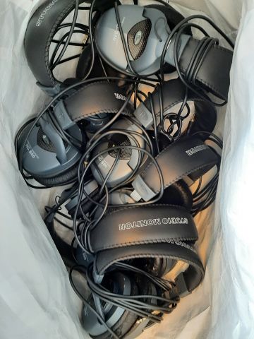 868247-9 Yamaha YPT-220, 10 pieces, incl headphones
