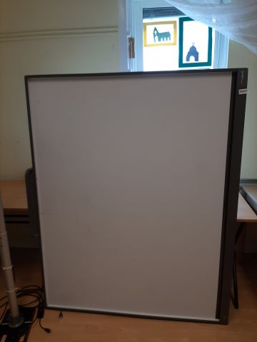 868259-2 Projektor och Smartboard V25