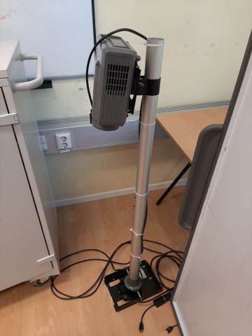 868259-3 Projektor och Smartboard V25