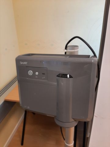 868259-4 Projektor och Smartboard V25