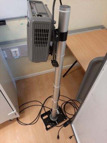 868259-6 Projektor och Smartboard V25