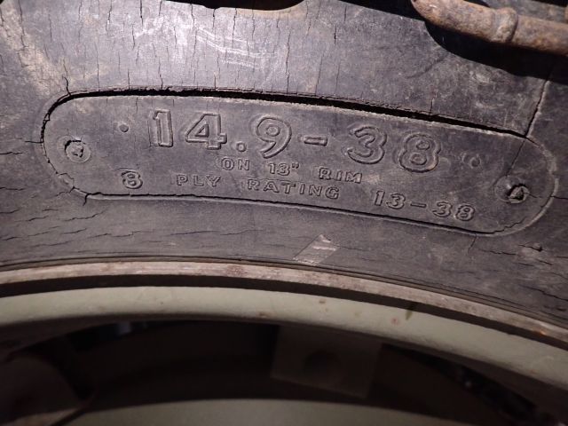 912911-10 Tractor Volvo BM T650 - 2000