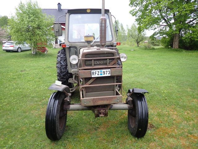 912911-5 Tractor Volvo BM T650 - 2000