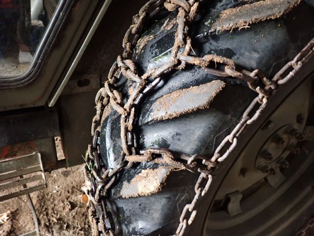 912911-28 Tractor Volvo BM T650 - 2000