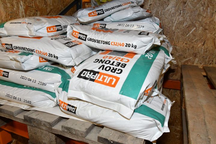 911200-2 Concrete whisk + concrete etc.