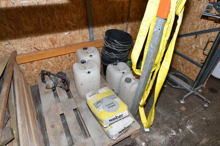 911200-4 Concrete whisk + concrete etc.