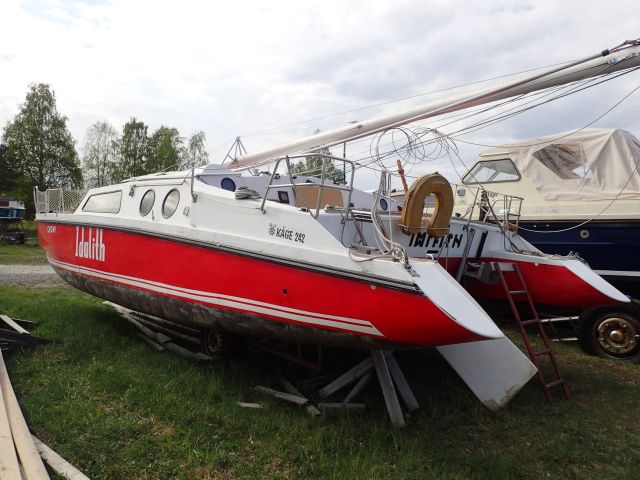 861766-8 Sailboat Catamaran - 1969