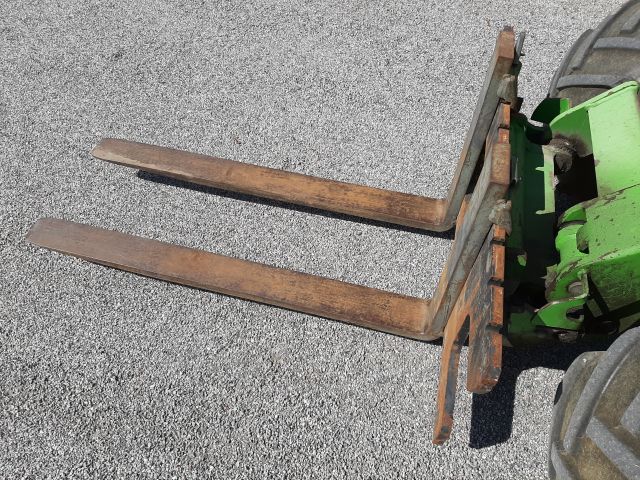 868172-24 Skid Steer Loader - Avant 635, incl. most associated gear (only 936h on the meter)