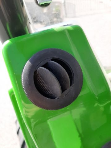 868172-23 Skid Steer Loader - Avant 635, incl. most associated gear (only 936h on the meter)