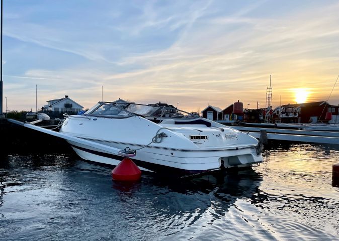 912938-3 Motorboat Mariah SC19 Daycruiser -2004