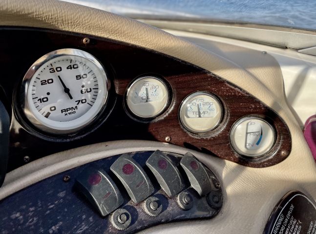 912938-22 Motorboat Mariah SC19 Daycruiser -2004