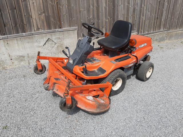868178-1 Riding lawn mower - Kubota F1900