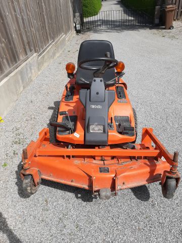 868178-2 Riding lawn mower - Kubota F1900