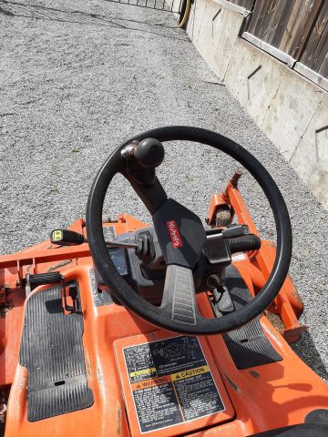 868178-10 Riding lawn mower - Kubota F1900