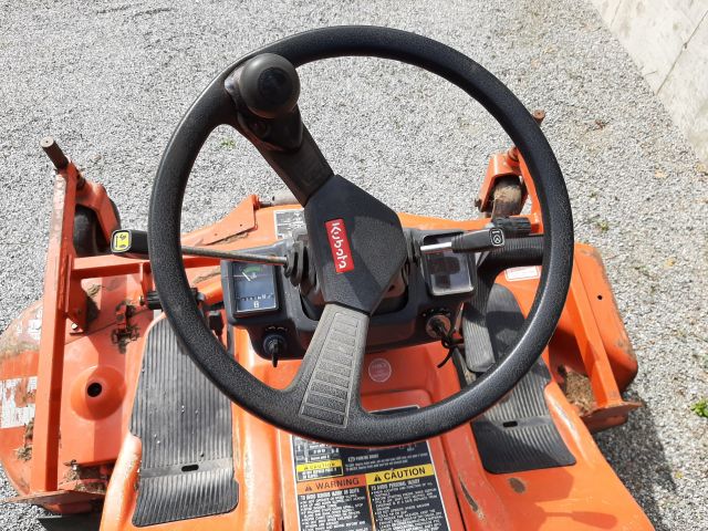 868178-11 Riding lawn mower - Kubota F1900