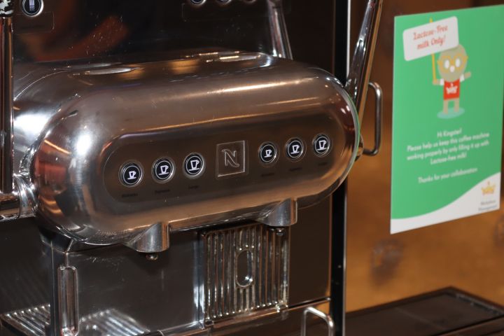 913562-4 Nespresso kaffemaskin AG220