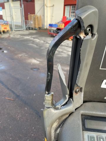 913564-18 Reach truck Atlet UNS / 200DTFVRC675 -00 (2000kg / 6.75m)