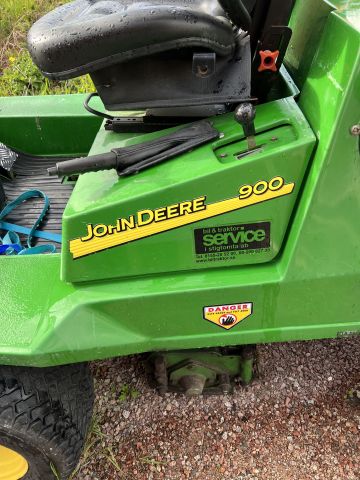 896750-8 Lawn mower John Deere 900