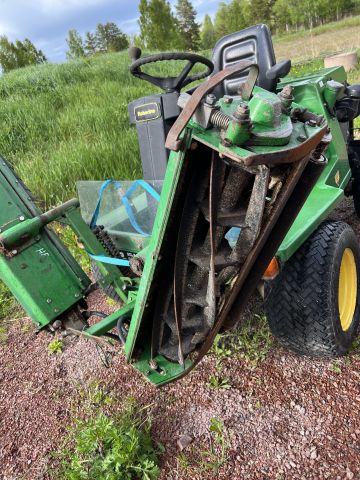 896750-16 Lawn mower John Deere 900