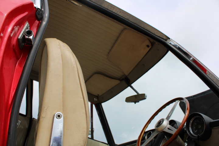 906596-19 Jensen Interceptor MK I - 1968