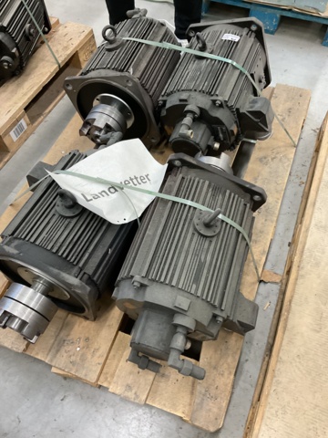 886650-3 4 water-cooled electric motors