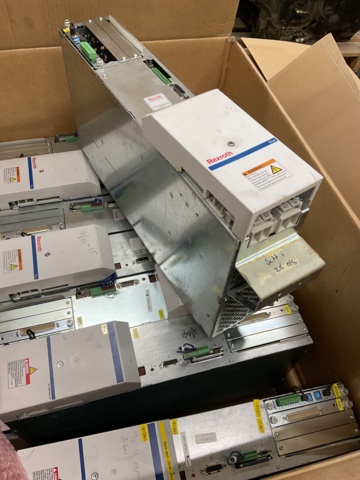 886683-4 8 Rexroth AC controllers and Diax