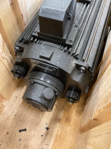 886690-6 2 water-cooled electric motors