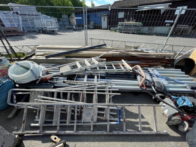 Ladders and various scrap - PS Auction - We value the future - Largest ...