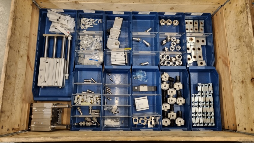 915944-1 Spare parts storage SMC