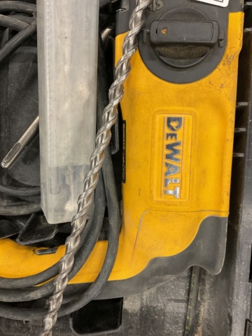 886732-3 Impact drill Dewalt D25104 - QS Type 2