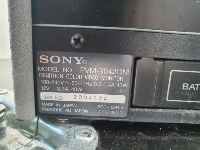 916177-3 Sony PVM-9042QM monitori - Ei pohjahintaa!